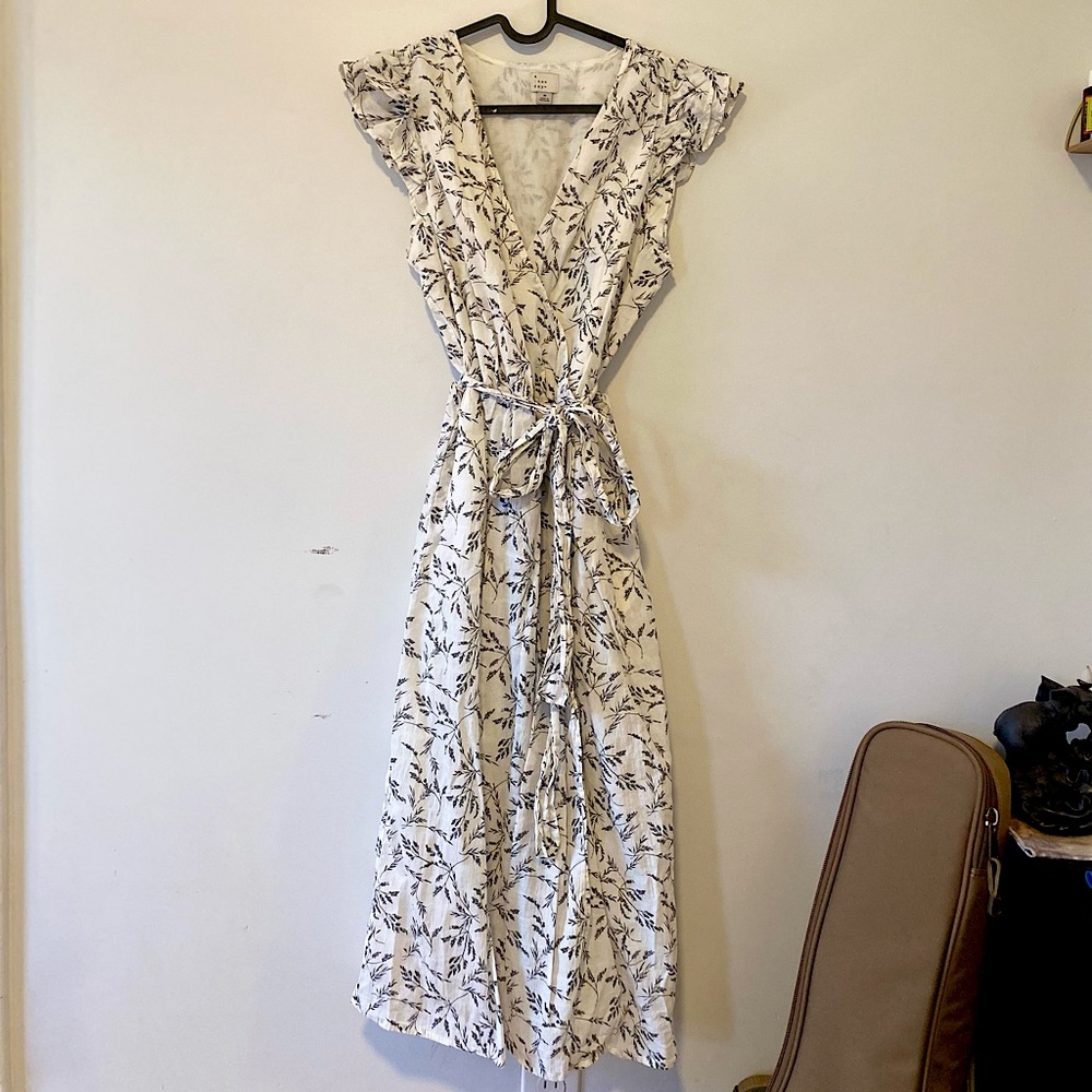 Target: white dress with delicate black floral print/Medium/barely worn